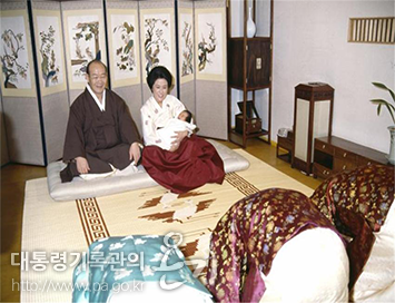 전두환 대통령 가족 신정세배(1986)
